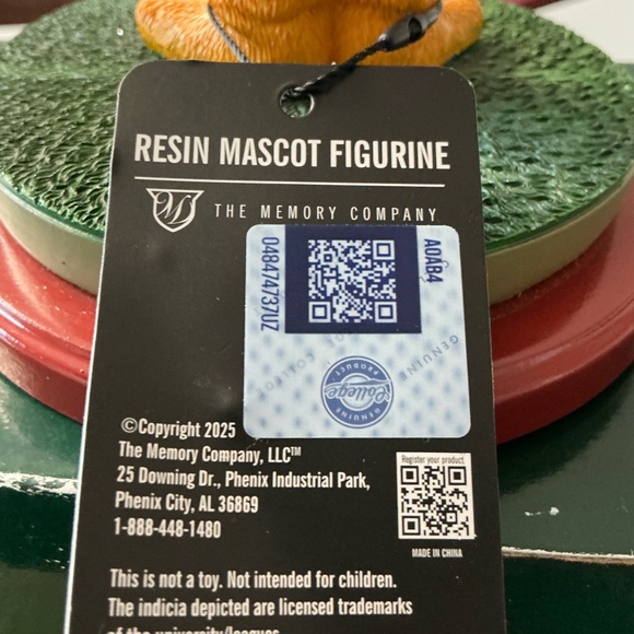 University Of Oregon Duck Mascot Resin Figurine 8.5” Puddles Mascot NWT - Picture 4 of 8